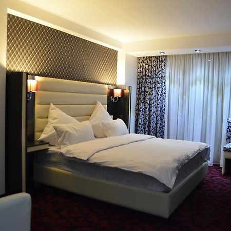 Hotel Articus Craiova Exterior foto