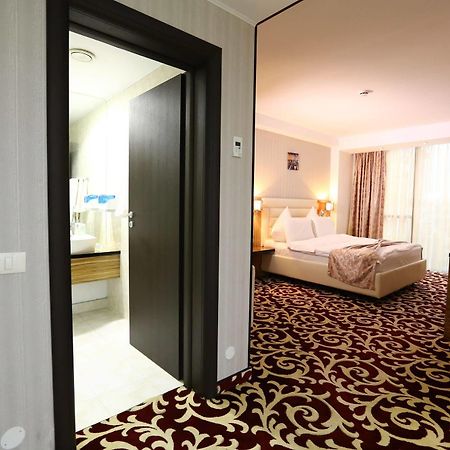 Hotel Articus Craiova Exterior foto